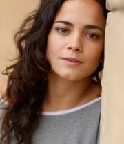 Alice Braga