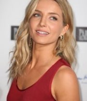 Annabelle Wallis