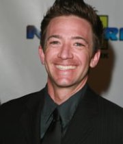 David Faustino