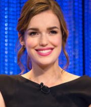 Elizabeth Henstridge