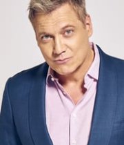 Holt McCallany