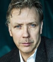 Mikael Persbrandt