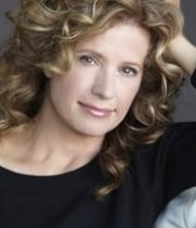 Nancy Travis