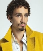 Robert Sheehan