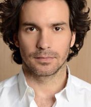 Santiago Cabrera