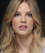 Sylvia Hoeks