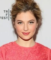 Zoe Levin